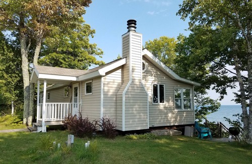 La Pointe Cabin | Madeline Island LAKESIDE Cabin on the Shore of Lake Superior - "BAYSIDE"