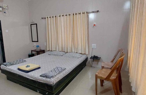 Devbag Hotel | madhuban hotel is near tarkarli beach malvan, hotel to beach just 02 minutes way