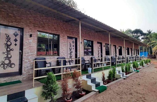 Devbag Hotel | madhuban hotel is near tarkarli beach malvan, hotel to beach just 02 minutes way