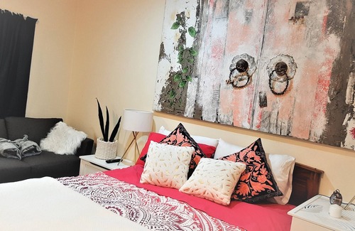 Whangaroa Apartment | Madhuban-Waterfront Queen Sleeps 2- Sailing/Fishing/Hiking/Trekking in Whangaroa