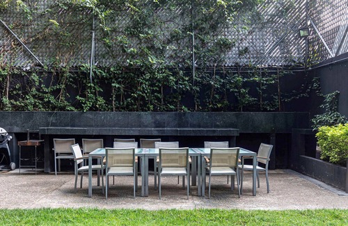 Reforma Condo | Magenta by Kukun Summ