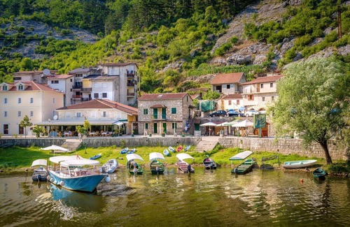 Karuc Apartment | Magestic Lake - Spacious 2BD Apartment
