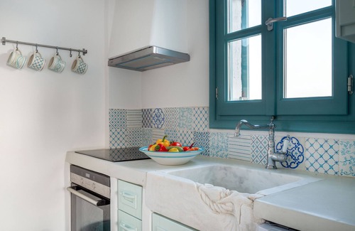 Ios House | Magganari ViewVillage I ,shared swimming pool/bbq ,Ios Island, 5' walk to beach