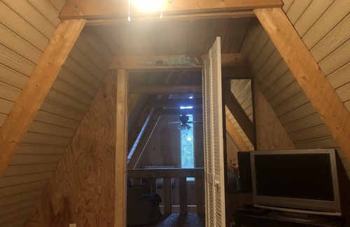Salcha Cabin | Maggie’s Lake Cabin sleeps 4