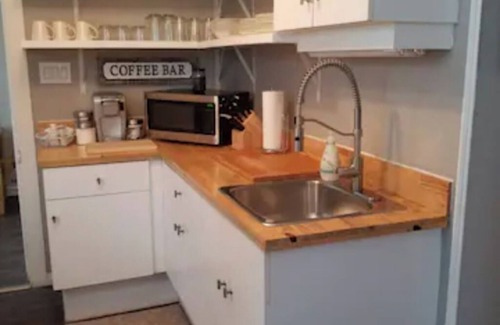 Saint Thomas House | Maggie's Rest - Cozy 2 Bdrm Tiny Home Centrally Located