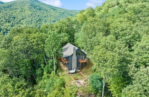 Maggie Valley House | Maggie Valley Cabin with Beautiful Mountain Views, HotTub, Pet Friendly, GameRoom, FirePlace