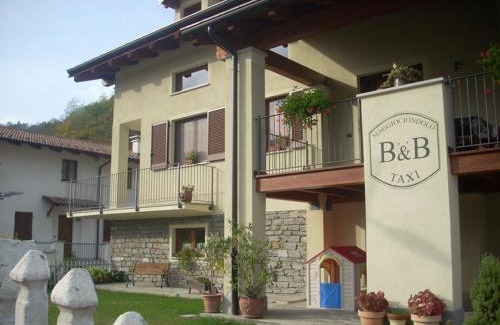 Venasca House | Maggiociondolo