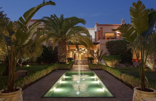 El Aggada Villa | MAGGY ROSE - Contemporary Elegance: 8 Bedrooms, Heated Pool, and Jacuzzi Bliss