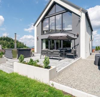 Lipowa House | Magia Skrzycznego- Twoje miejsce w Beskidach