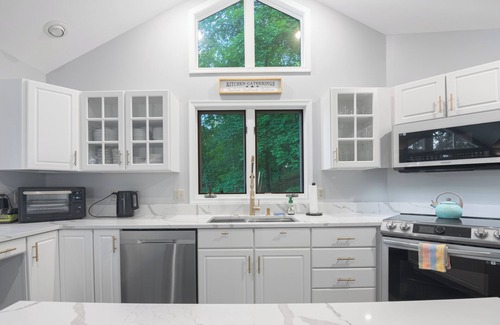 Berkeley Springs House | Magic Mountain Retreat