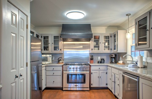 Skyland House | Magic on the Hill | Views, Fire Pit, Pet-Friendly + Biltmore Pass in Asheville