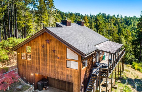 Gualala House | Magical 11-acre retreat with hot tub, fireplace, grill, & amazing sunset views