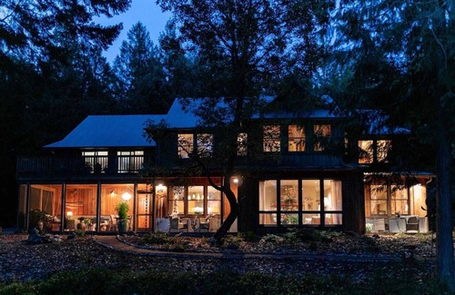 Eastsound House | Magical Beachfront, Hot Tub, Private, Spacious w/Fireplace, Close to Town and Moran State Park