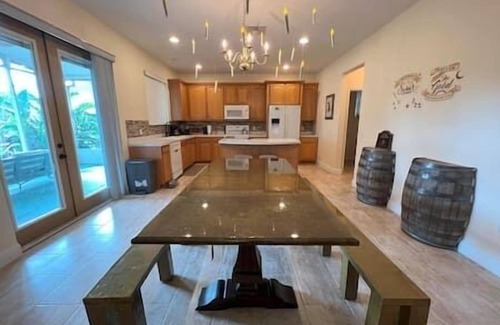 Sunrise Lakes House | Magical Castle Near Theme Parks