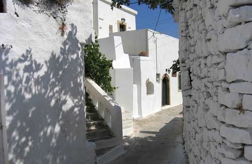 Milopotamos House | Magical centuries-old house sleep10