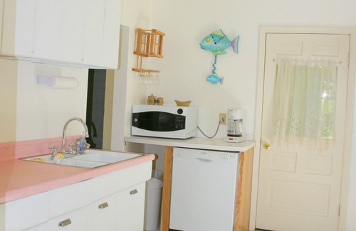 Harbor Springs House | Magical Harbor Spring Cottage-In Town- 4th of July and 7/26 to 8/2 just opened!