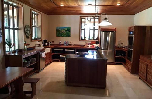 Middlesex House | Magical Hilltop In Southern Belize