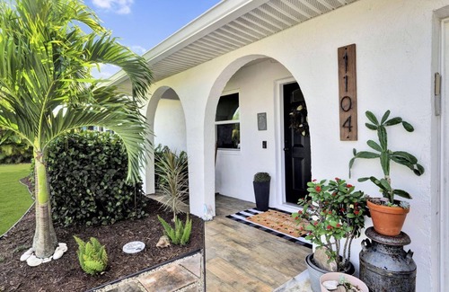 North River Shores House | Magical pool house in Stuart!