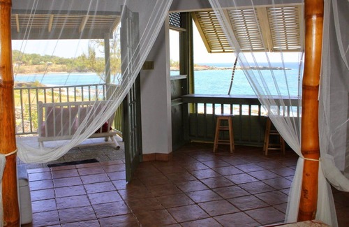 Robins Bay Cottage | Magical Romantic Getaway For 2, Lovers Paradise On Private White Sand Beach Cove