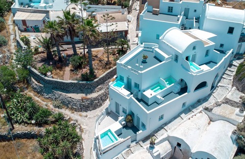 Finikia Villa | Magical Santorini Villa | 1 Bedroom | Premium Private Villa | Beautiful Sea.