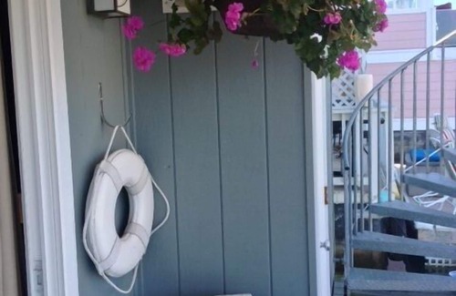 Marin City Boat Rental | Magical Sausalito Floating Home