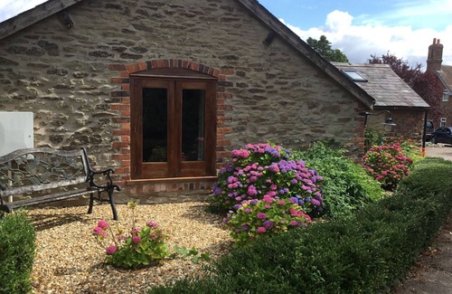 Middleton Scriven Cottage | Magical setting for you to relax and unwind in beautiful Shropshire countryside.