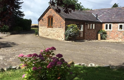 Middleton Scriven Cottage | Magical setting for you to relax and unwind in beautiful Shropshire countryside.