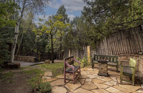 Hyde Park Estates House | Magical shangra la directly across from 10,000 Waves and close to the ski resort