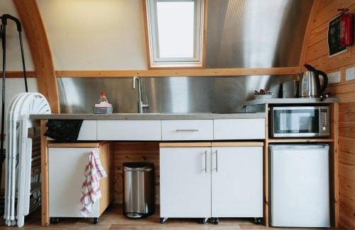 Bury St Edmunds House | Maglia Rosso by Wigwam Holidays