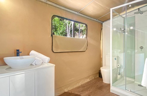Nelly Bay RV Rental | Magnetic Glamping Tent 3