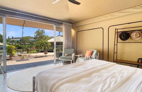 Nelly Bay RV Rental | Magnetic Glamping Tent 3