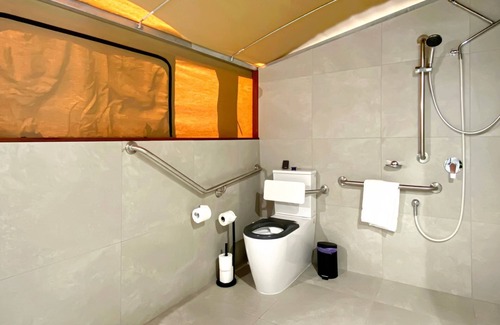 Nelly Bay RV Rental | Magnetic Glamping Tent 7