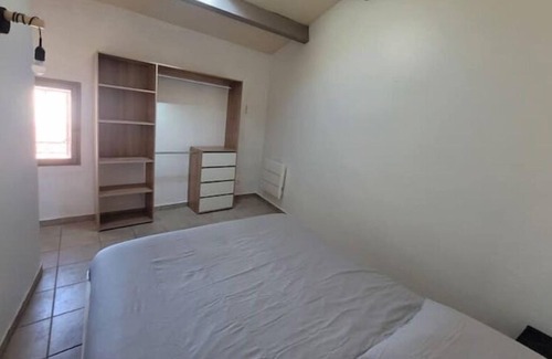 Saint-Mitre-les-Remparts Apartment | Magnifique T2 Lumineux Proche Commerces et Plage