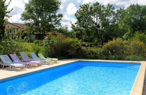 Bagat-en-Quercy Villa | Magnificent gites with swimming pool, sauna and massages, calm and well-being.