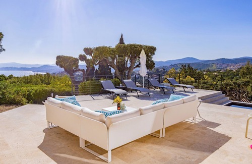 Les Issambres Villa | Magnificent air-conditioned villa with heated pool, sea view, parking