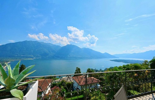 Minusio Villa | Magnificent villa with indoor pool and prime lake view location