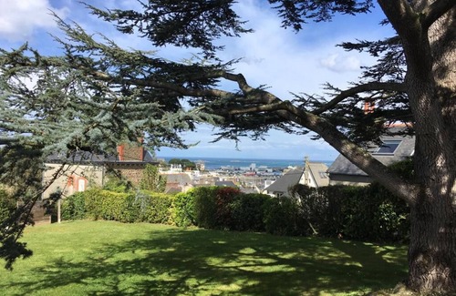 Portrieux House | Magnificent family house with sea view, 200 m from the port