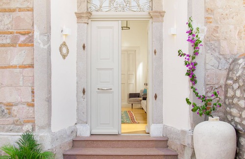 Eresos Villa | Magnificent 1850s Eressian Villa Hotel in Lesvos!