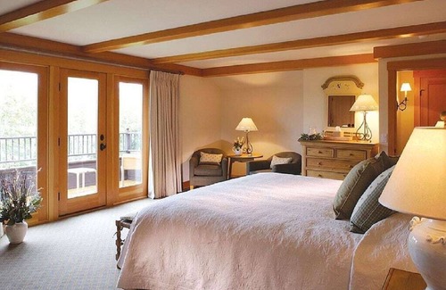 Moscow Resort | Magnificent 2 story/3 bedroom Villa in Stowe, VT on Trapp property. Sleeps 6-8