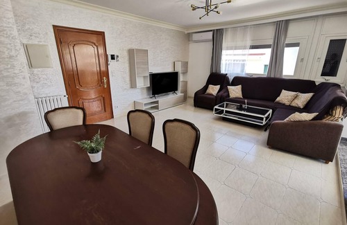 Llanca Apartment | Magnificent 3-bedroom apartment 400 meters from the beach.