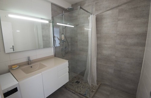 Antibes Apartment | Magnificent 3P 82m2 apartment, air conditioning, WIFI, exceptional sea view (pool, tennis).