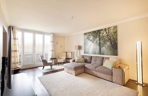 Neuilly-sur-Marne Apartment | Magnificent apartment between Paris and Disneyland. Rer A 10 min by bus -PARKING