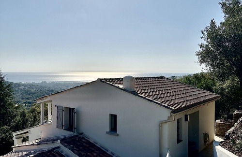 La Croix-Valmer Apartment | Magnificent apartment with sea view just a few minutes from the beach