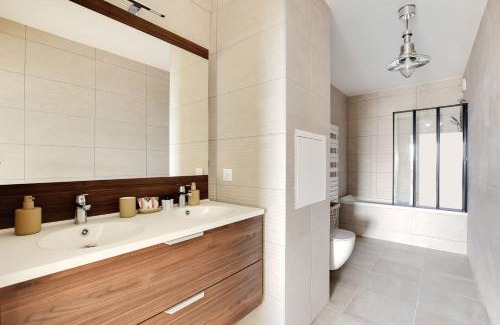 Clichy Apartment | Magnificent apartment- 3BR-8P-Proche de la Seine