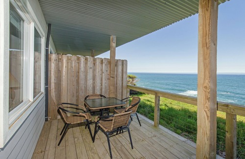 Shelter Cove Condo | Magnificent by OceanviewHotTubs Shelter Cove, CA