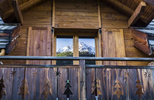 Saint-Chaffrey Ski Chalet | Magnificent chalet with jacuzzi and view of the mountain in Serre Chevalier
