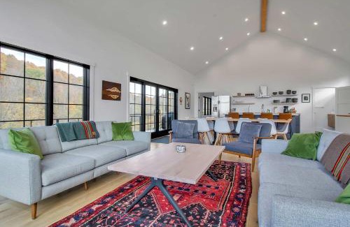 Ellicottville House | Magnificent Chalet Sweeping Views and Hot Tub