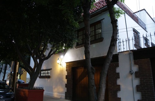 Del Carmen House | Magnificent colonial-style house in the heart of Coyoacan