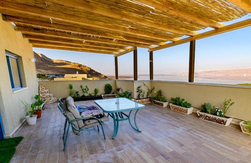 Al-Maghtas Apartment | Magnificent dead-sea view