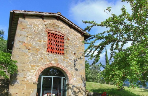 Petrognano Cottage | Magnificent detached house with panoramic views